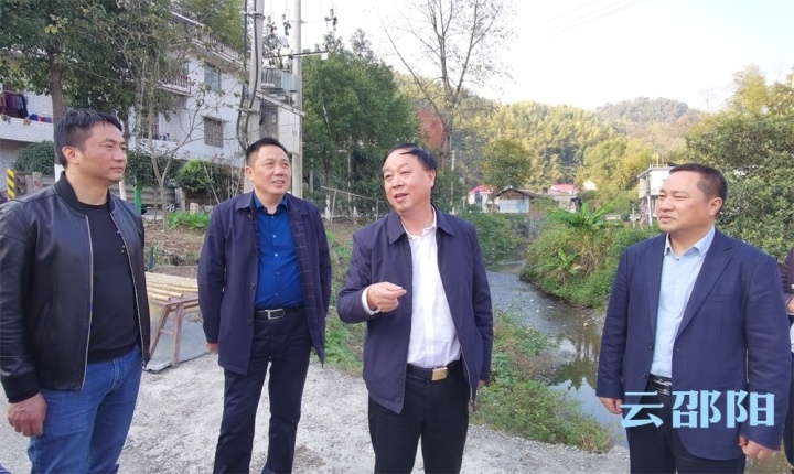 肖拥军到涟水新邵段开展巡河:全力打造"水清河畅岸绿堤固景美"的水