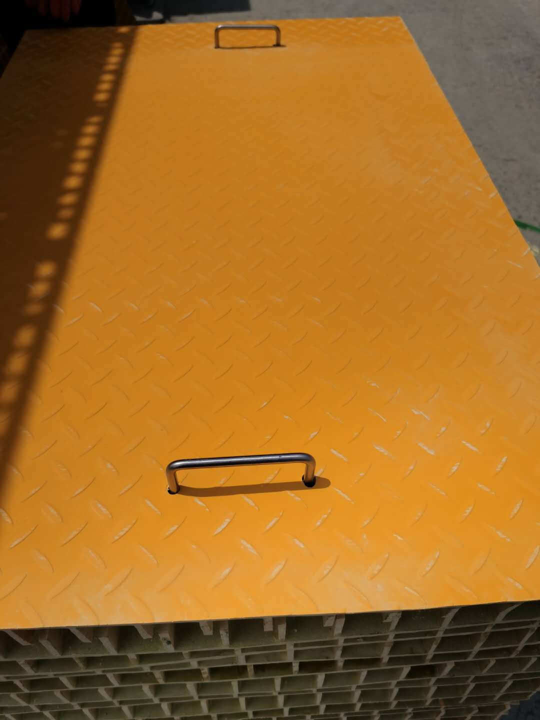 玻璃钢盖板的糊制流程