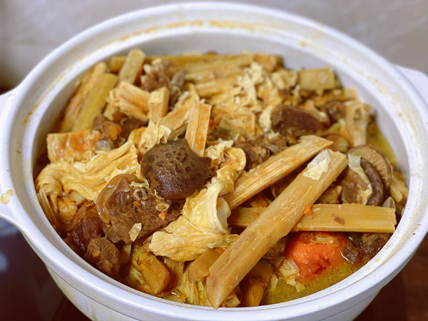 焖支竹羊腩煲你这么做,好吃到停不下来