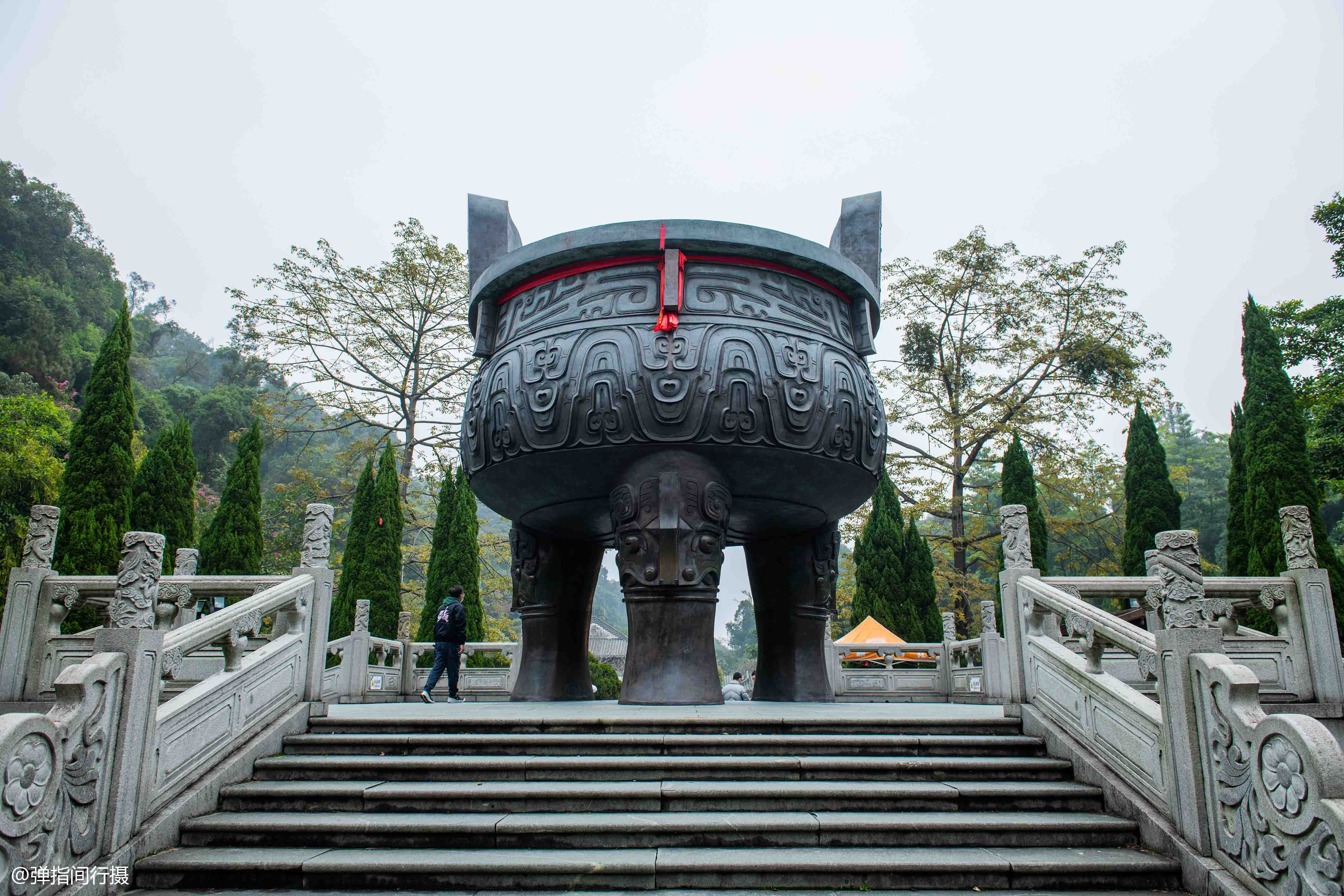 鼎湖峰山顶图片