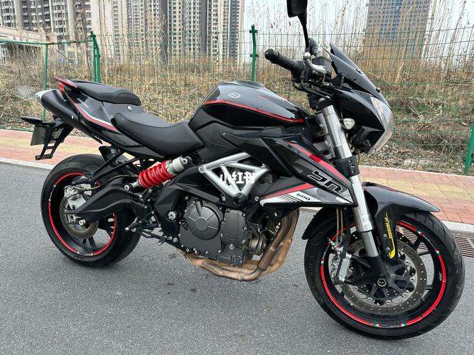 2020款黄龙600坐高多少