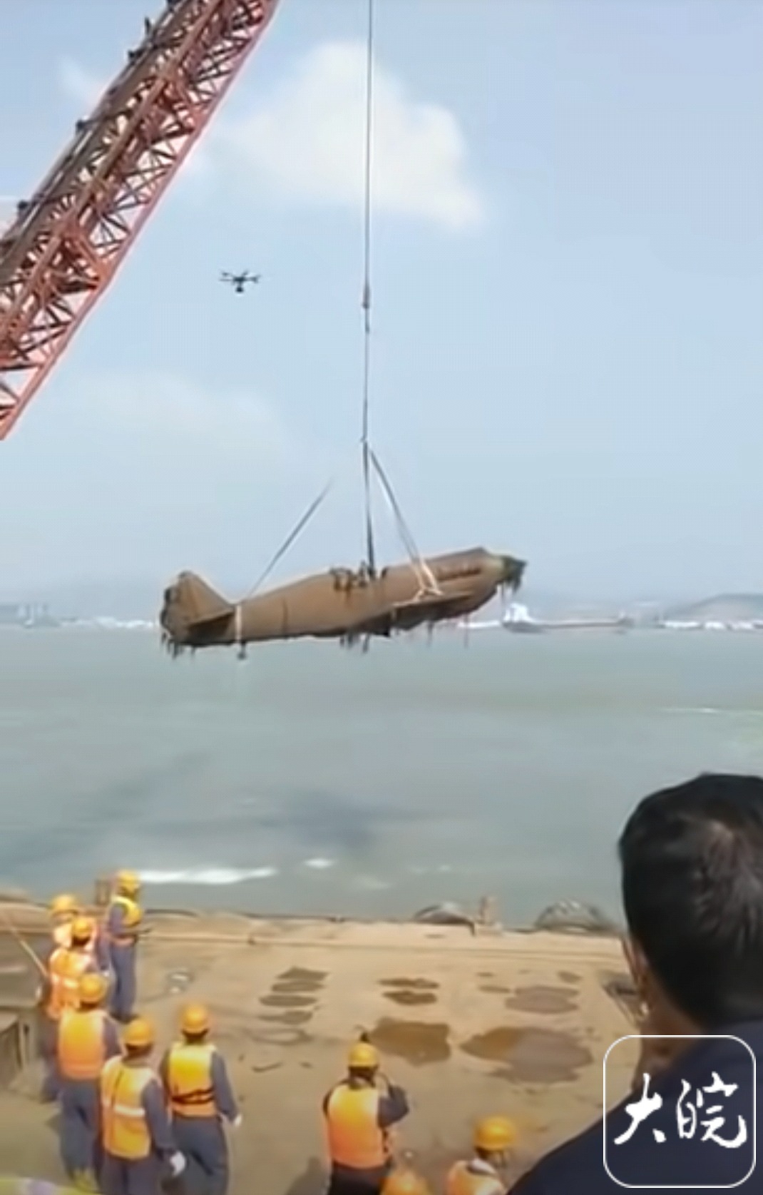 安徽巢湖柘皋打捞出一架战斗机?镇政府:网传视频不属实