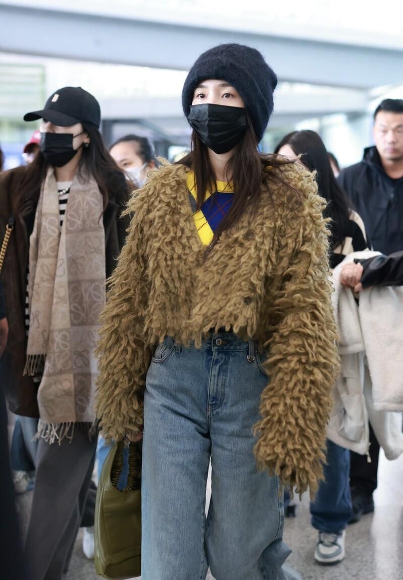 杨幂惊艳亮相cosmo美丽盛典