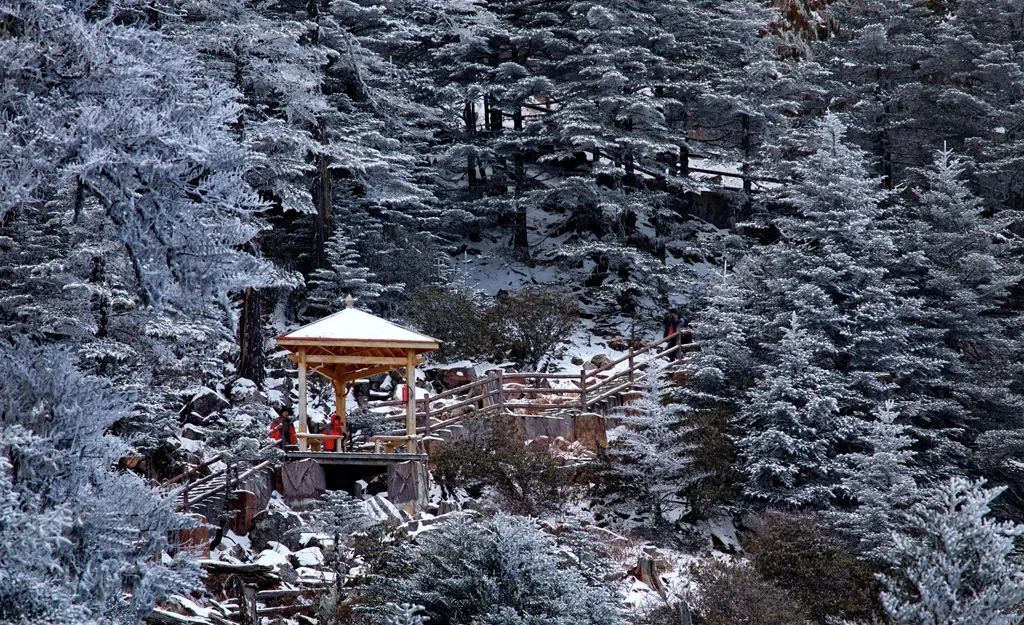 西昌螺髻山冬季旅游图片