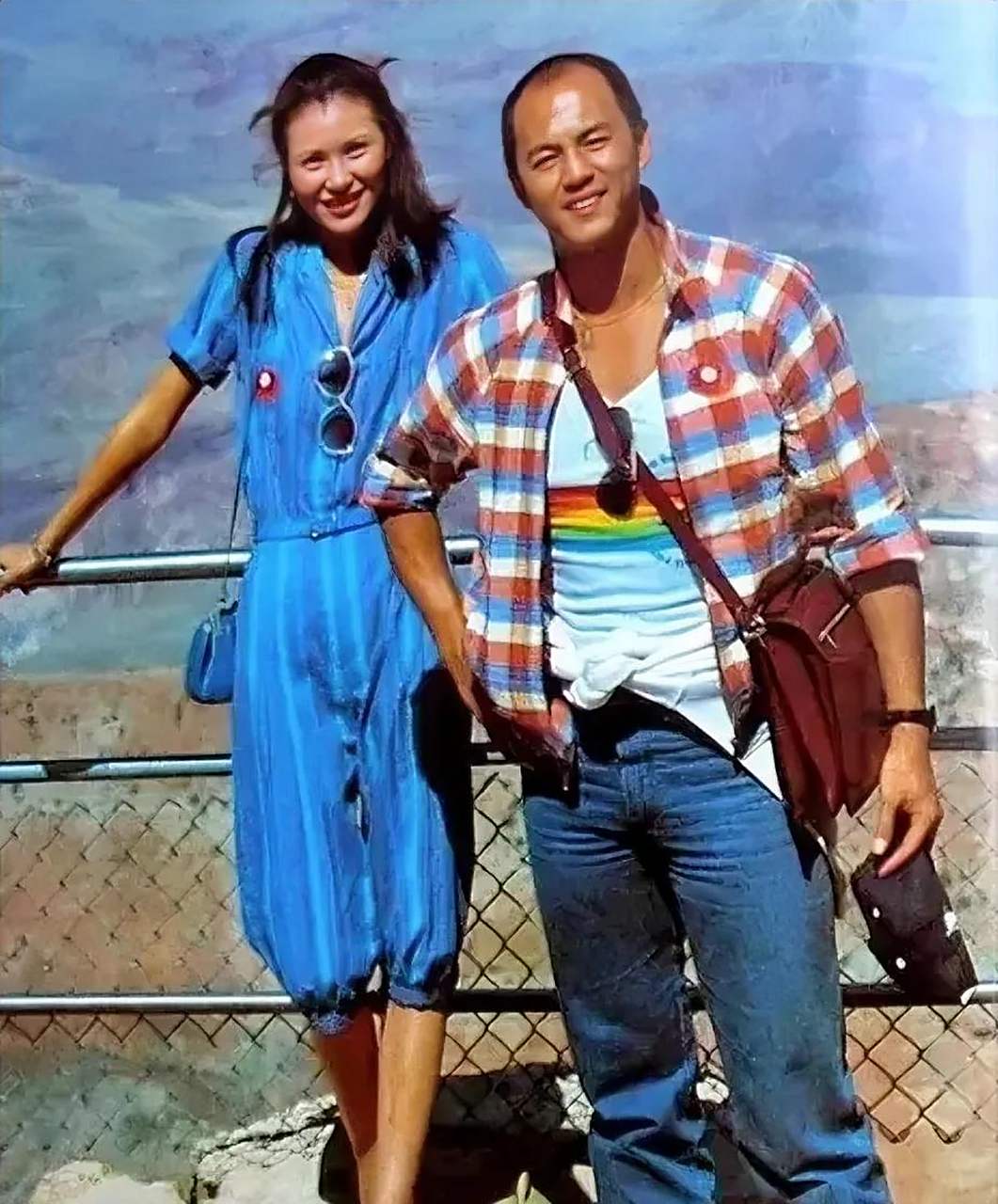 1981年,狄龙和他的妻子陶敏明一起到美国旅行,这是他第一次踏上美国的