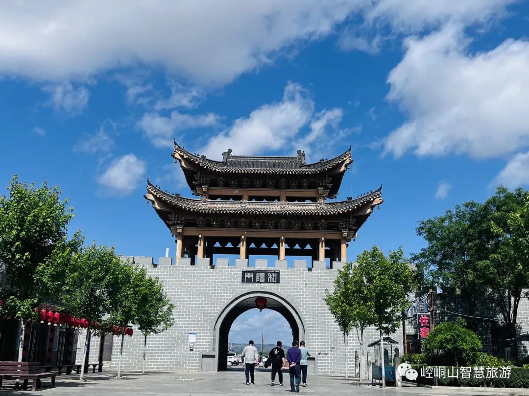 「图 视频」今日的崆峒古镇发生了什么如此热闹非凡?