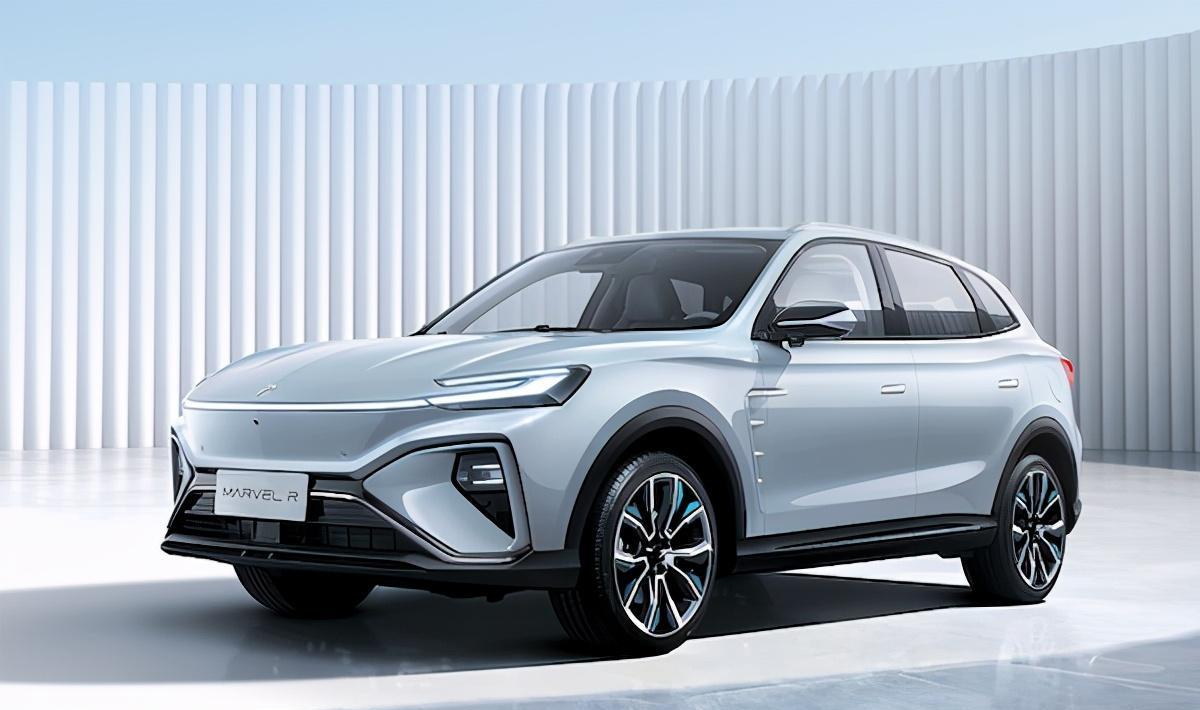 上汽r汽车推出全球首款5g智能汽车marvel r,将科技与想象结合,为消费