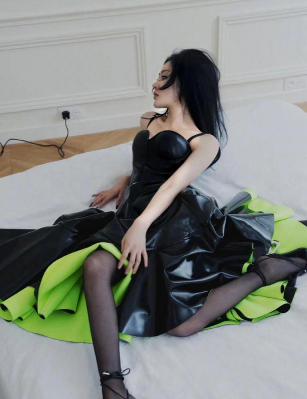 张天爱穿黑丝真的好看