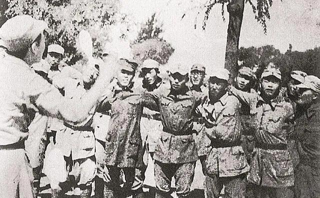 上海铁血锄奸团骨干郑抱真,曾炸死日军大将,建国后首任合肥市长