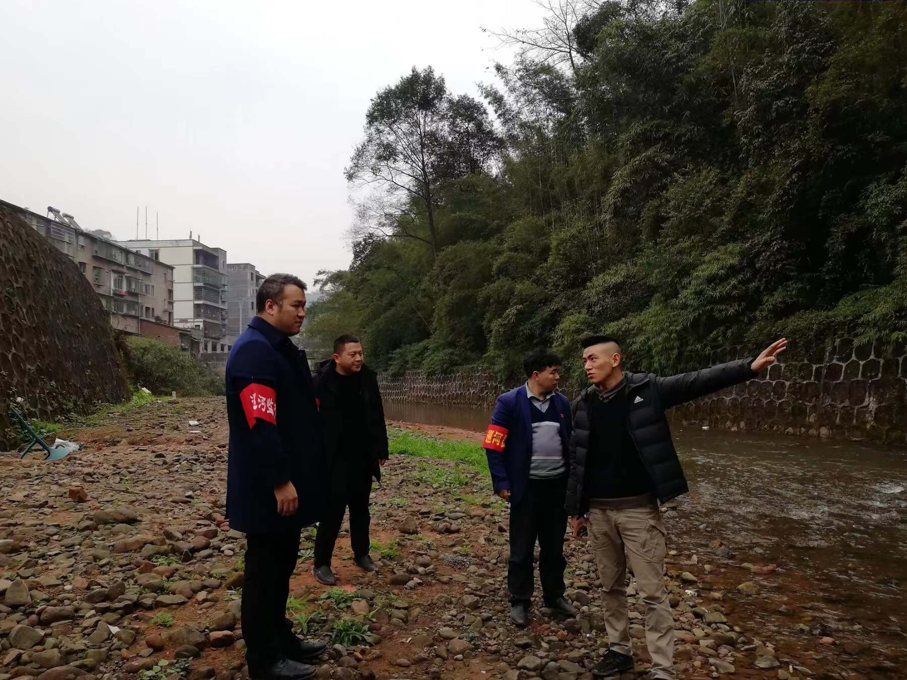 加强巡河治理:赤水市白云乡安全饮水合格率达100%