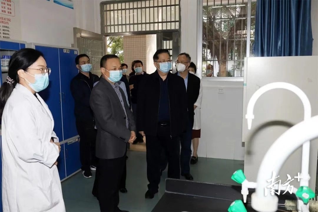 省教育厅二级巡视员朱俊文一行来阳职开展教育高质量发展专题调研