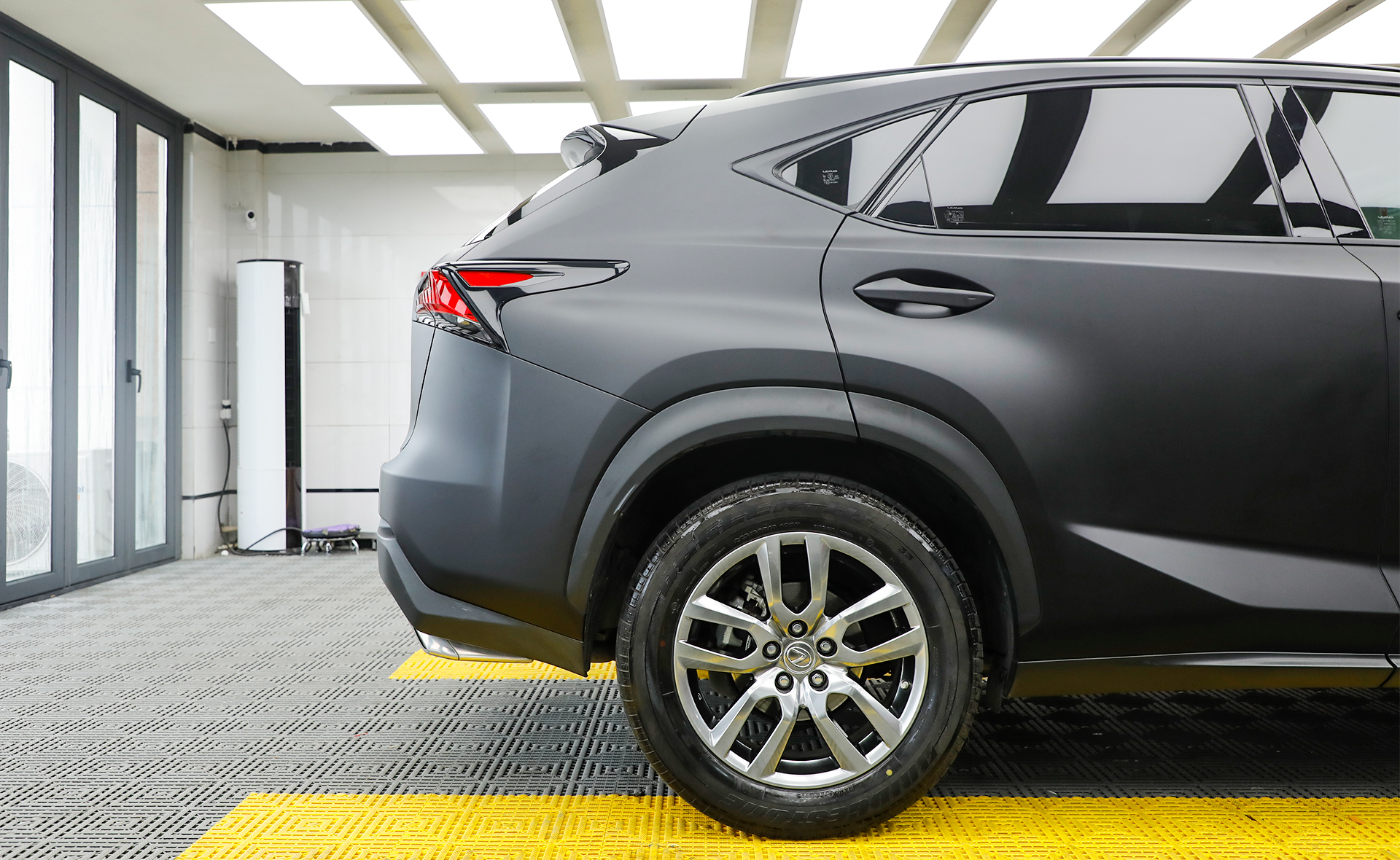 车身改色|雷克萨斯 nx,喜欢哑黑的风格请考虑这个颜色