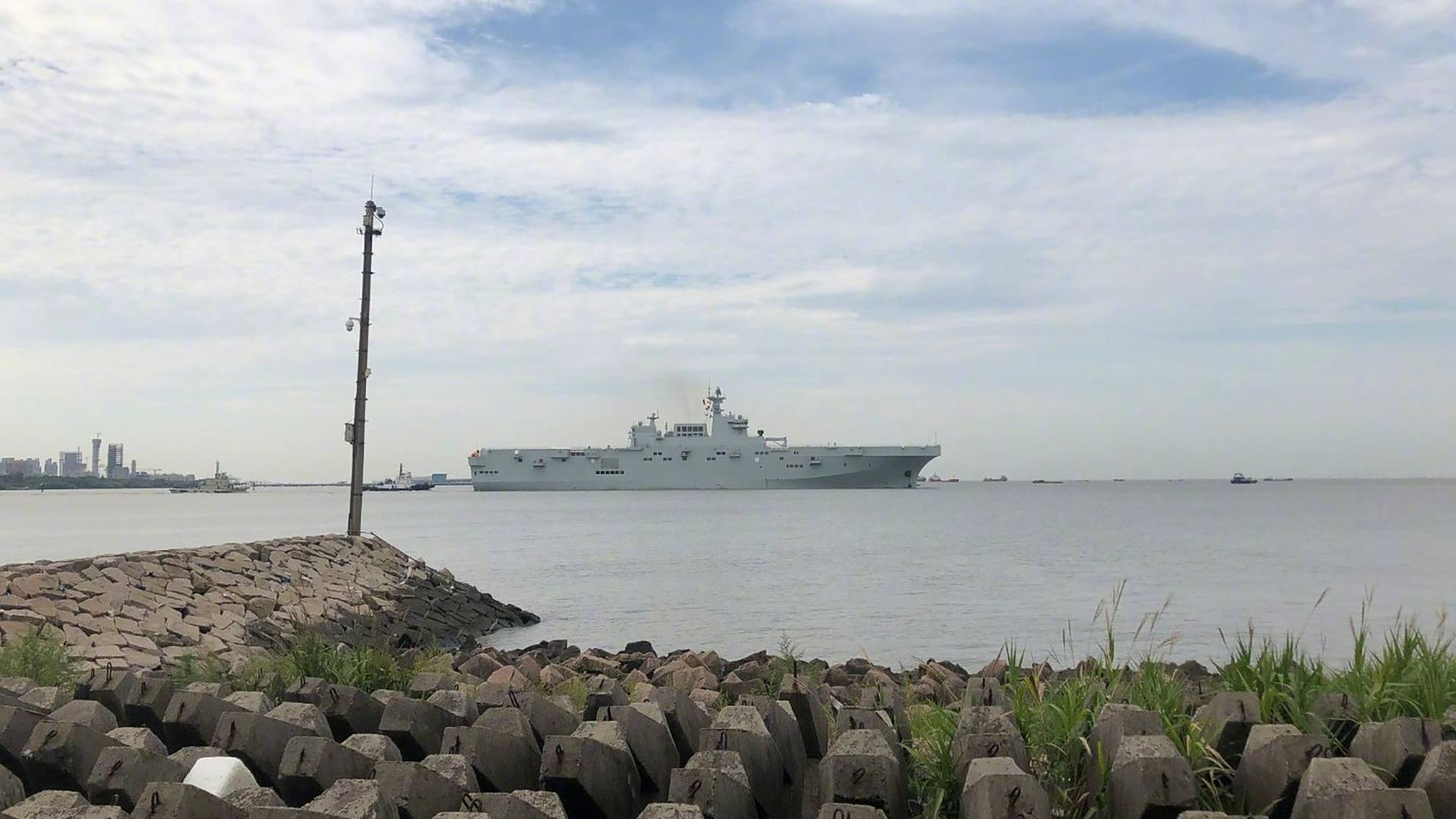 军方将首艘075舰部署海南,或潜在涉海峡任务