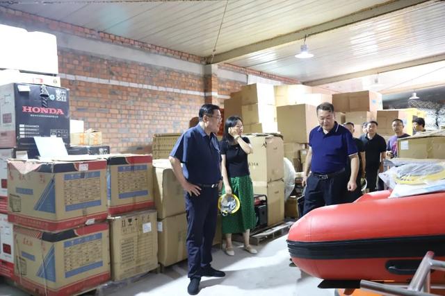 王家喜在调度检查防汛物资保障工作时强调备齐各类防汛装备物资以万全