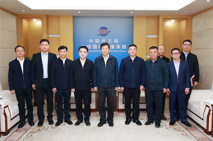 杜占元会见福建龙岩市长胡盛一行