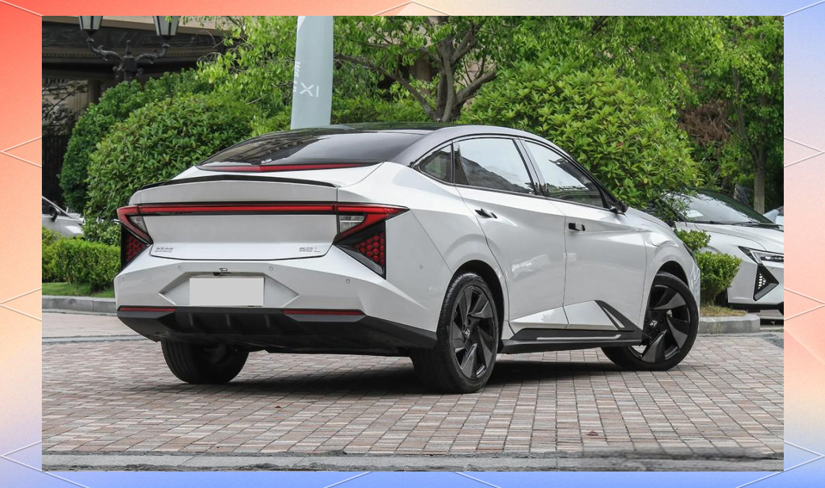 东风本田灵悉l纯电动轿车正式上市,全新设计风格与车标,续航520km