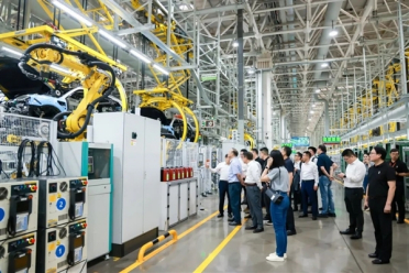 赛力斯董事长张兴海：问界高端底色离不开宁德时 代电池