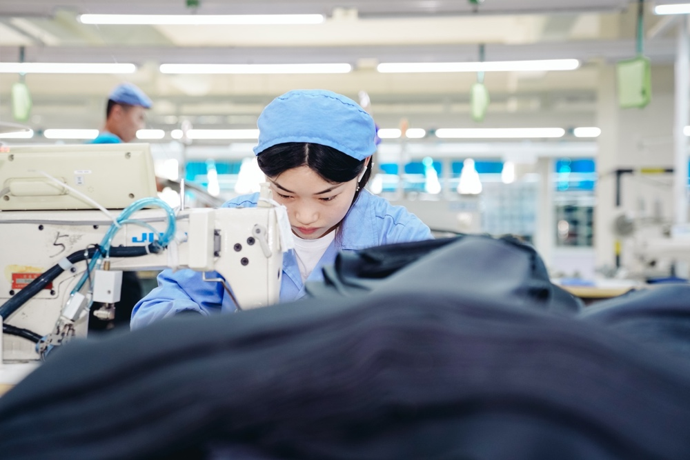 00后流水线女工:我在缝纫机上,听着红楼梦