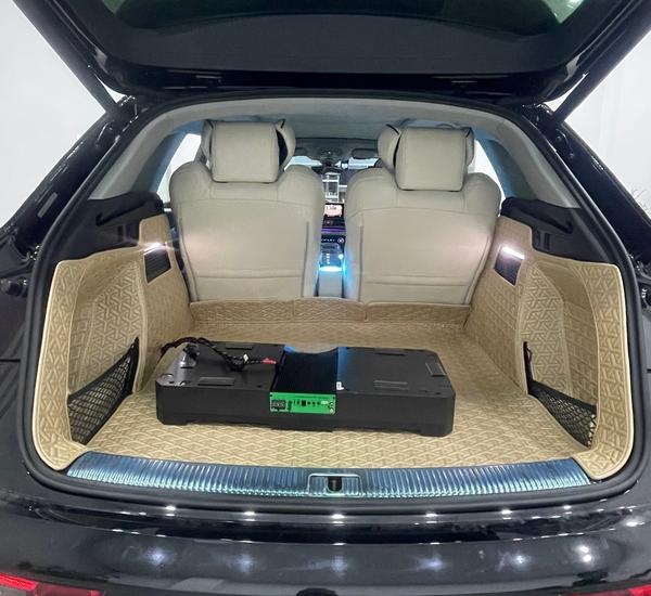 奥迪q5内饰加航空座椅改装效果图