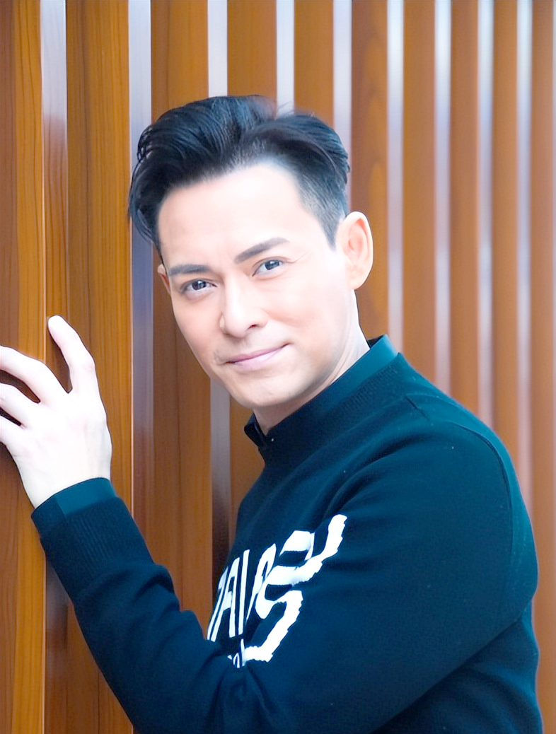 海俊杰的瘦削形象与辉煌演艺生涯