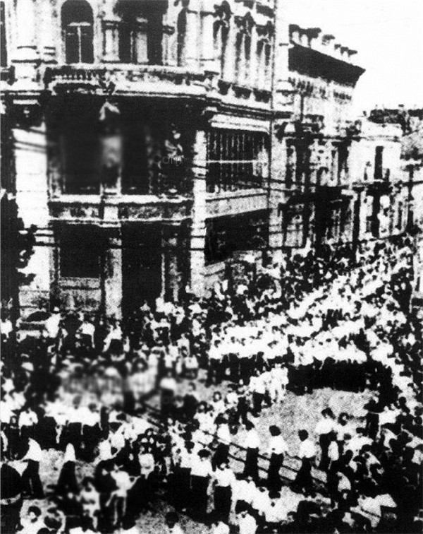 七十五年前 解放哈尔滨