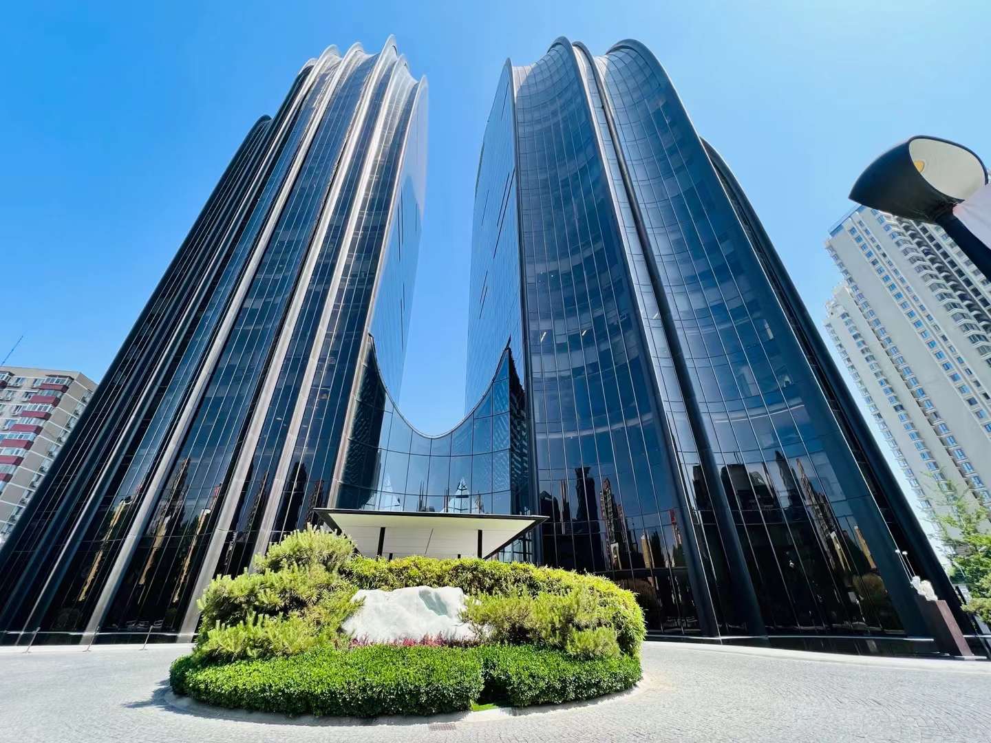 团结湖骏豪中央广场12层出新2400