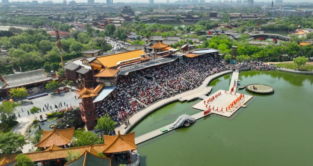 "二销"5亿元 ,清明上河园计划打造宋式生活体验地|民营企业向新进化