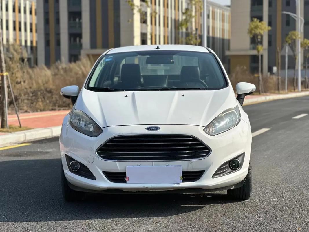 福特嘉年华三厢的哪款配置最值得购买