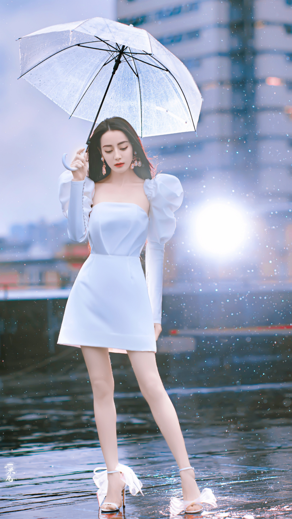 女明星撑伞氛围感大片哪个最绝!