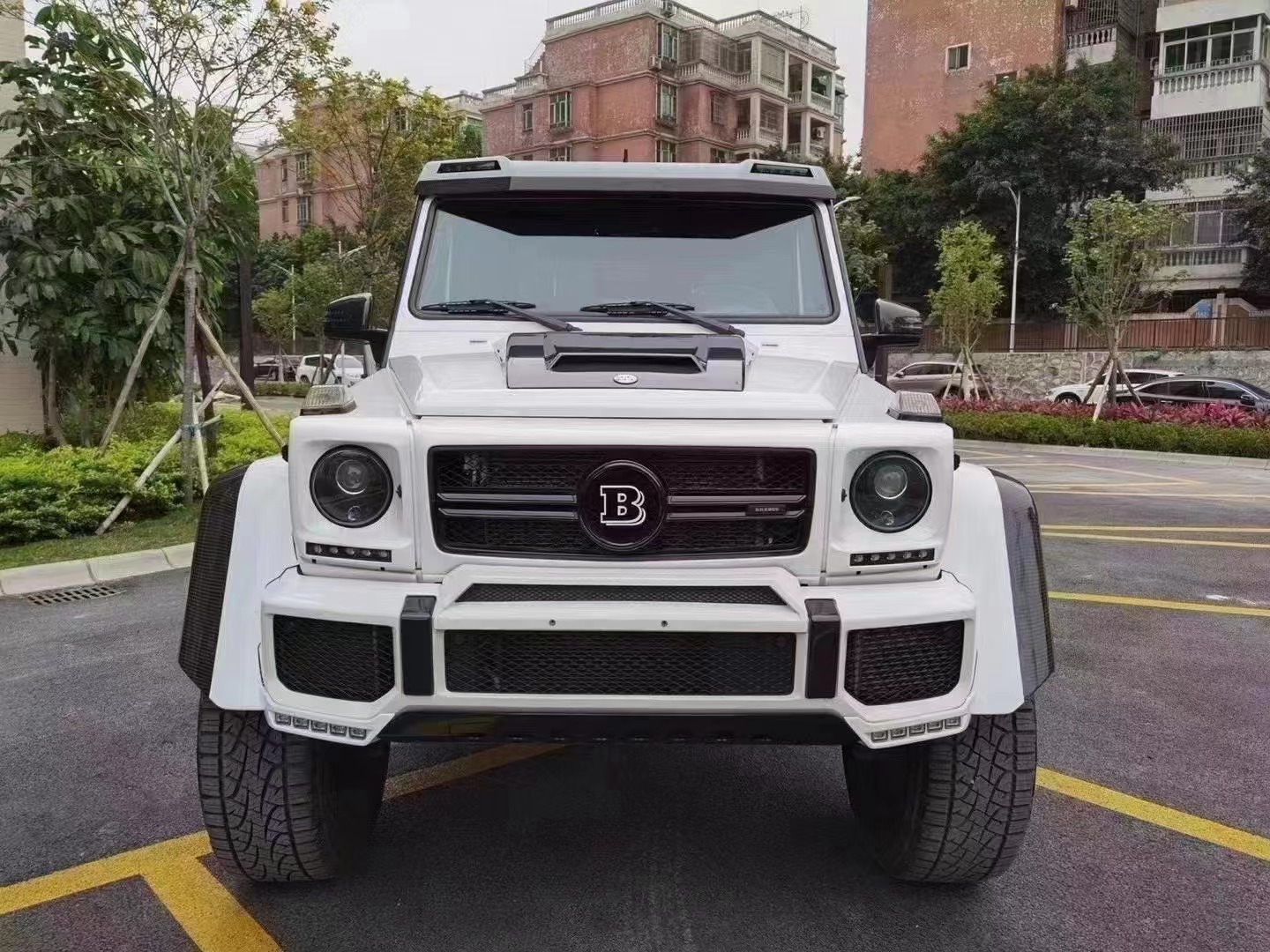 17年奔驰巴博斯g500 4x4全款125万,有着地表最强suv车型的称号
