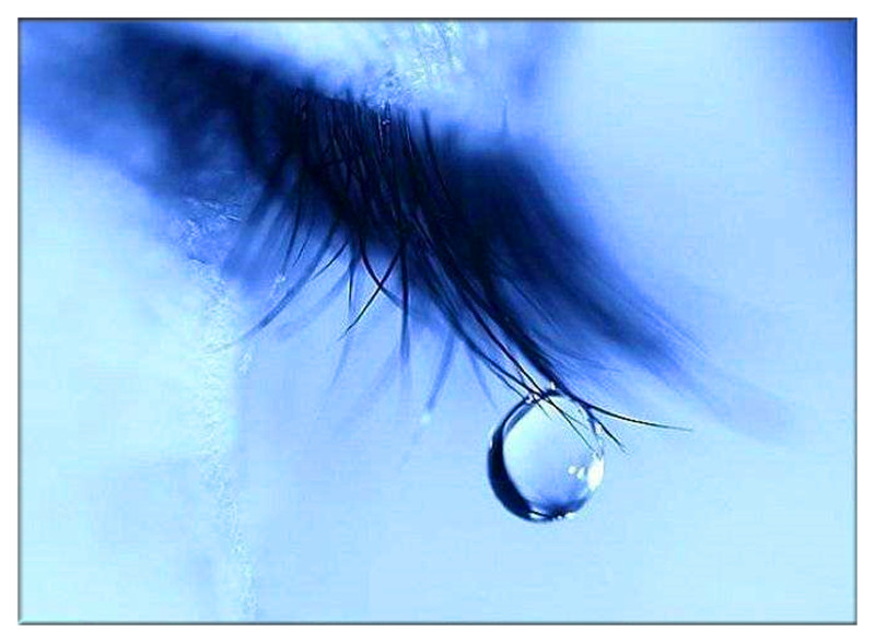 强忍着不流泪,你以为是坚强,其实你正在伤害自己的身体