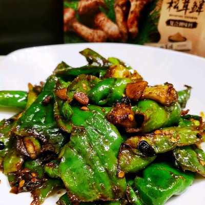 忙里偷个懒,轻松来一碗 精致一人食 豆鼓擂辣椒!