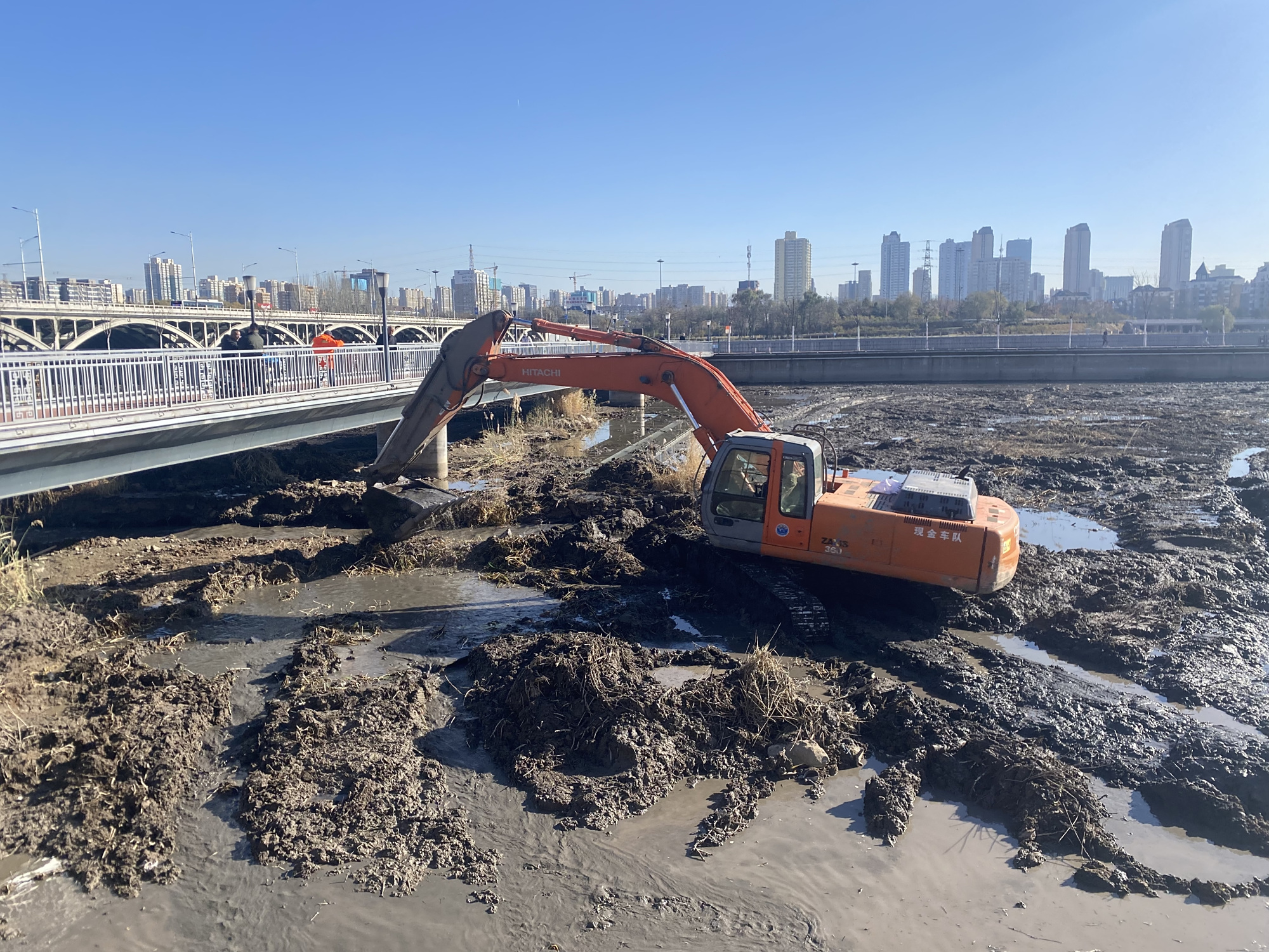 改善水资源质量 太原河道清淤加强汾河的生态治理