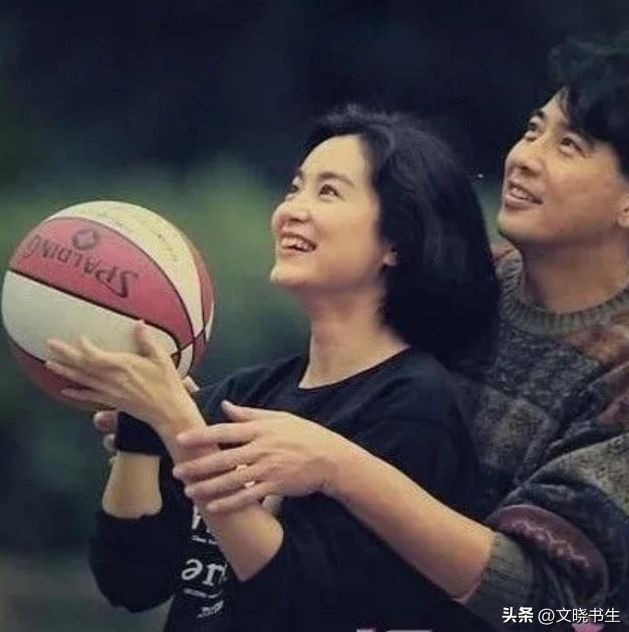 1973年,26岁已婚的秦汉爱上了18岁的林青霞,怀孕8个月的妻子邵乔茵