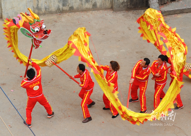 乡村舞龙队 岁末训练忙