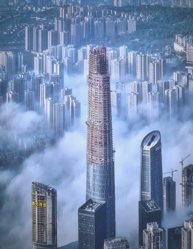 重庆陆海国际中心封顶,中建三局创建筑新奇迹
