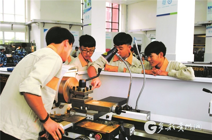 「多彩贵州·"十三五"成就巡礼」贵州(清镇)"职教航母"成长记