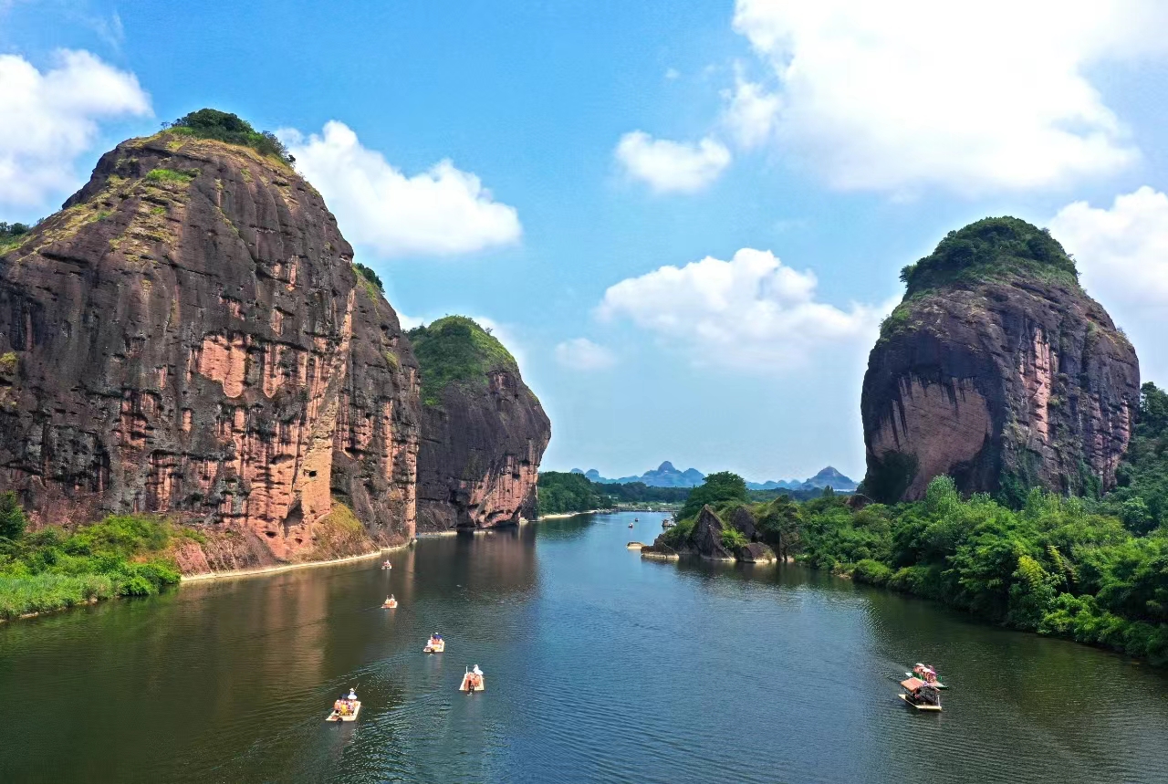 「共绘千里江山图」走起!用脚步丈量山川之美