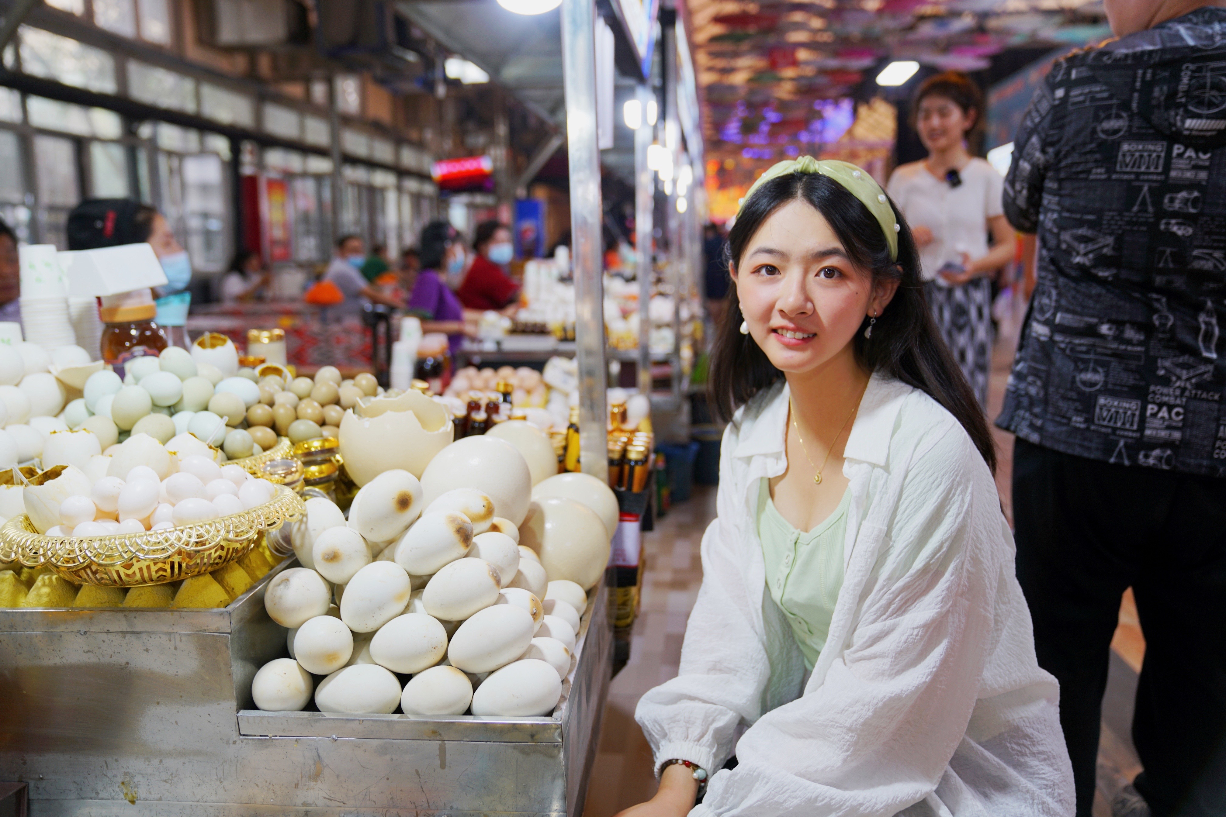 吃遍新疆美食,只要来和田夜市就够了,烤鸽子烤蛋酸奶粽子,好吃