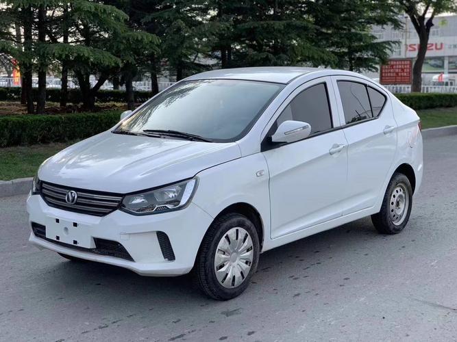 比德文电动汽车,包括m8型号,其价格区间通常在2万至5万之间.