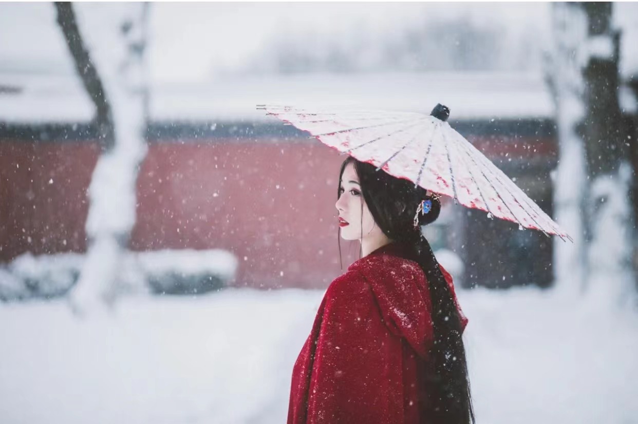 《表哥萬福》她是有多美豔,9歲那年,便被表哥盯上,立志要娶她