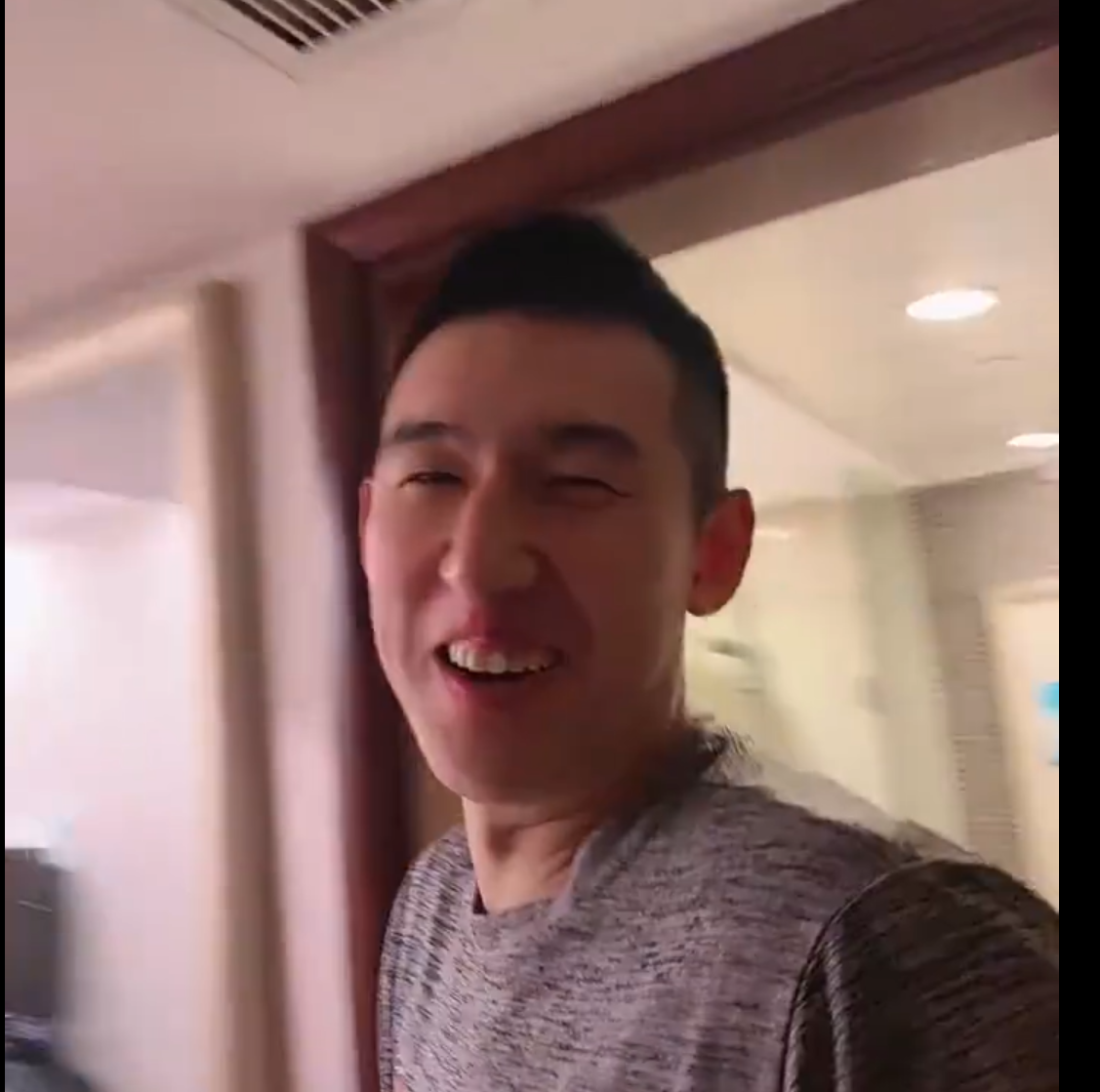 道歉之后又有新动作!东北大汉亲自登门,山东强人晒视频尽显欢乐