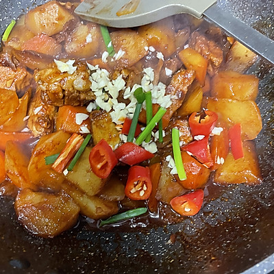 暖冬酱在手,嗨吃部队锅 超下饭!韩式炖猪排!