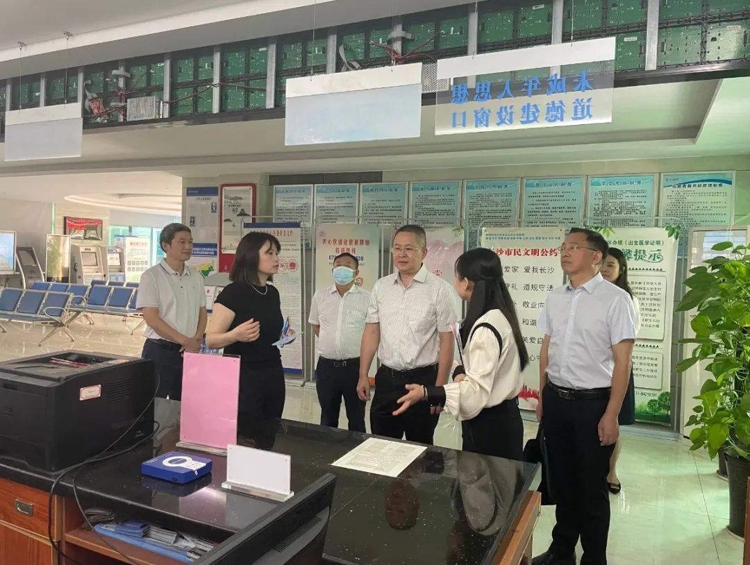 王瑜珲走访联系市人大代表