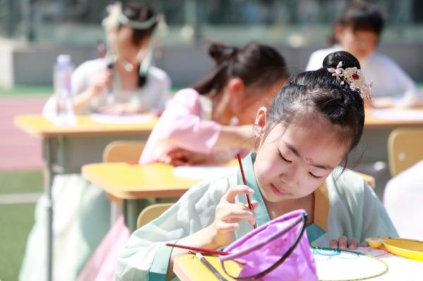 南开区中心小学"心怡影动"传统文化心育节闭幕式