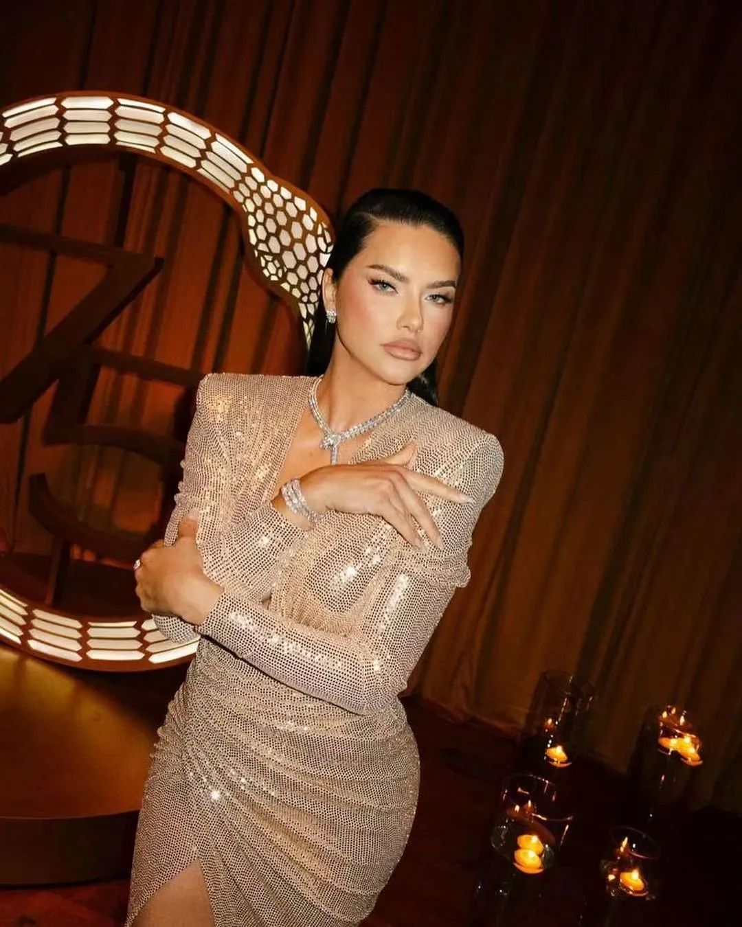 狼殿adrianalima换脸争议的背后是妆容用力过猛还是容貌焦虑