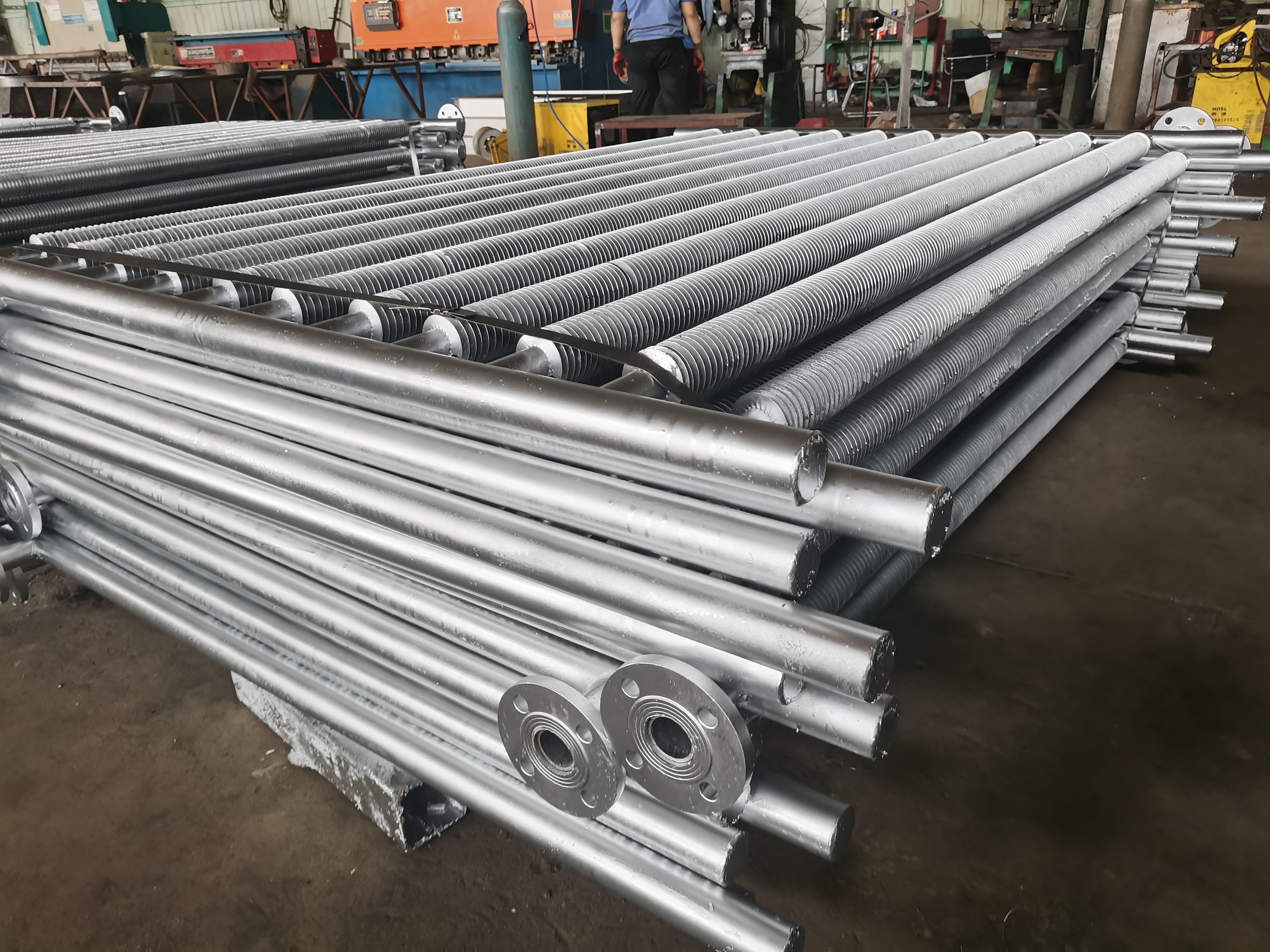 翅片管散热器点击了解