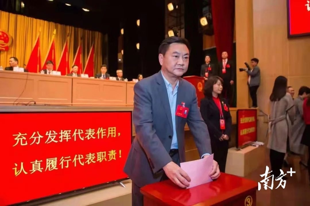 深圳市桂园中学"换帅",欧阳普全任新校长邓登江退休