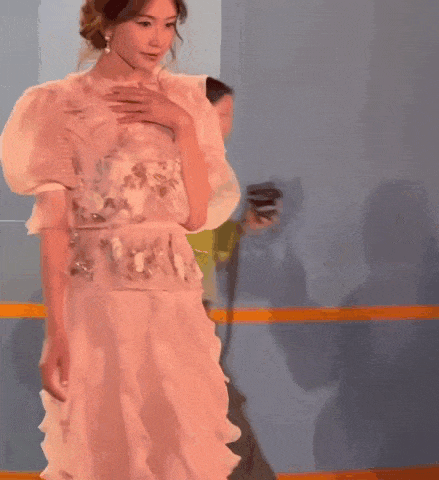 縮脖子、小碎步！林志玲發(fā)文回應(yīng)“儀態(tài)”問(wèn)題→-有駕