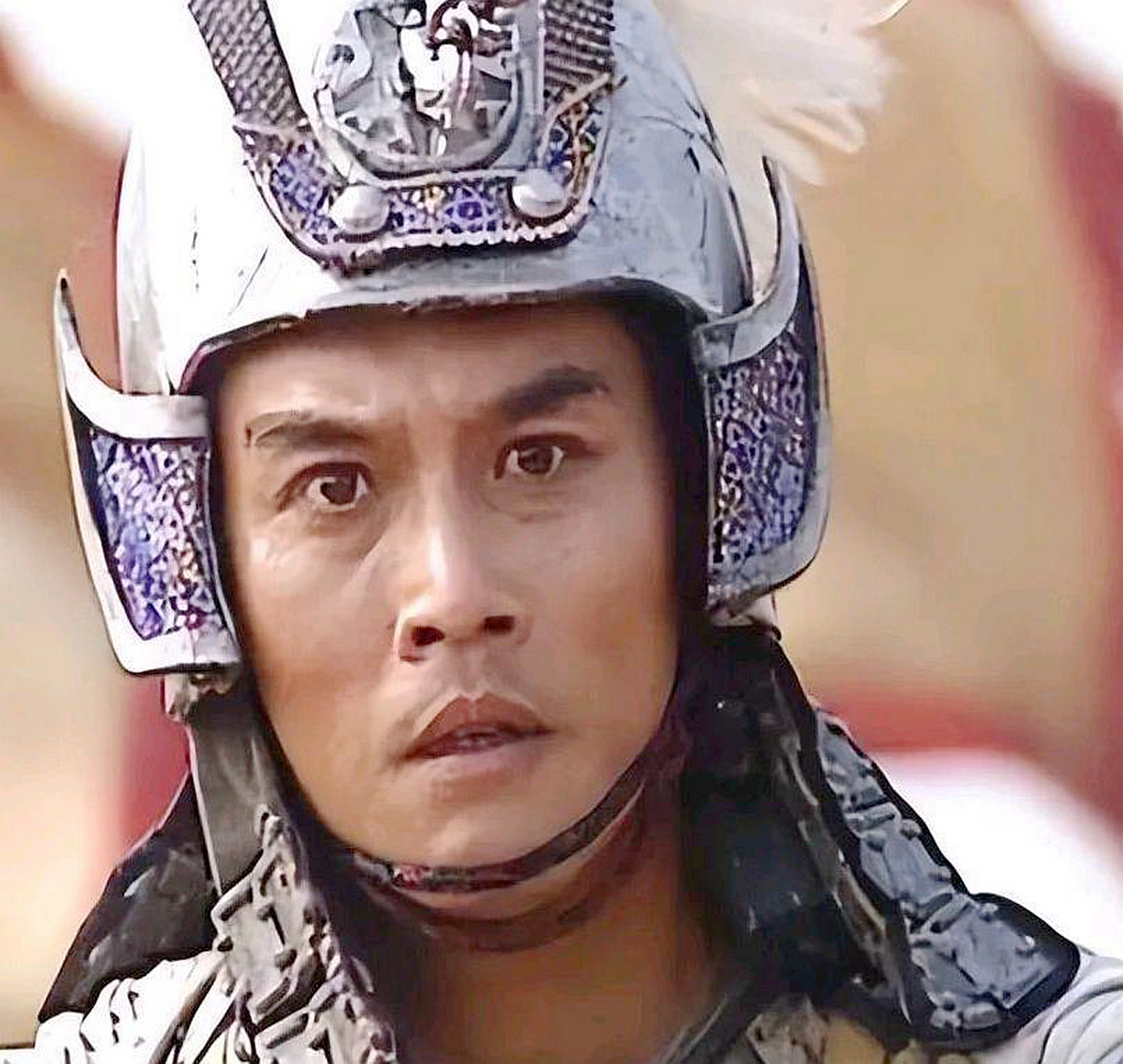 三国演赵云的演员张山,曹营中七进七出 骑马的戏拍得很顺利,当他试演